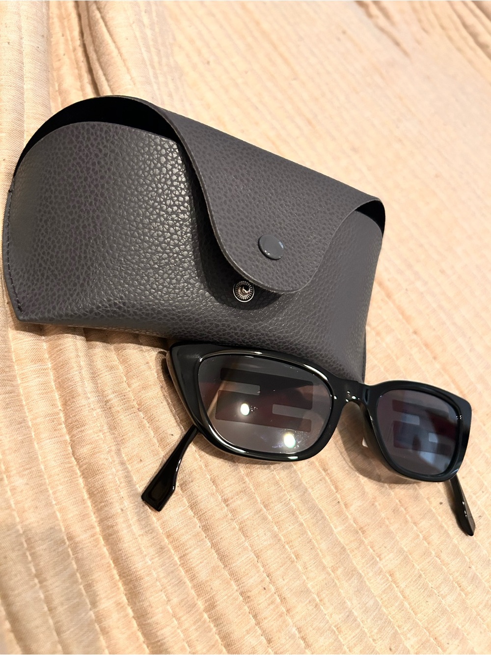 Unique Fendi Classic Black Cat-Eye Women's Sunglasses